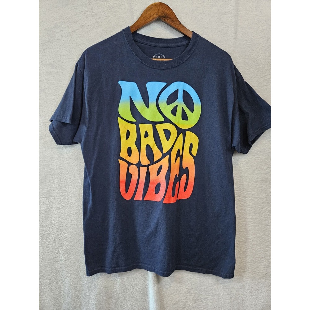 Men's Size Large "No Bad Vibes" Graphic Short Sleeve Tee Shirt Navy Blue